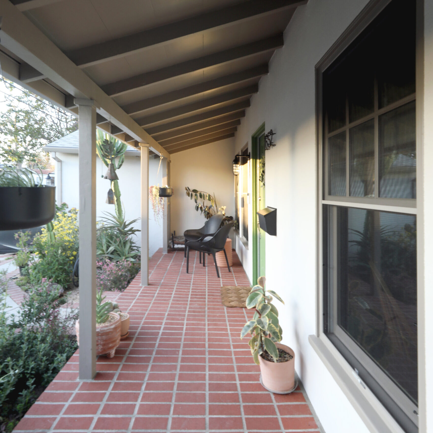 Ellsmere Ave – Mid-City